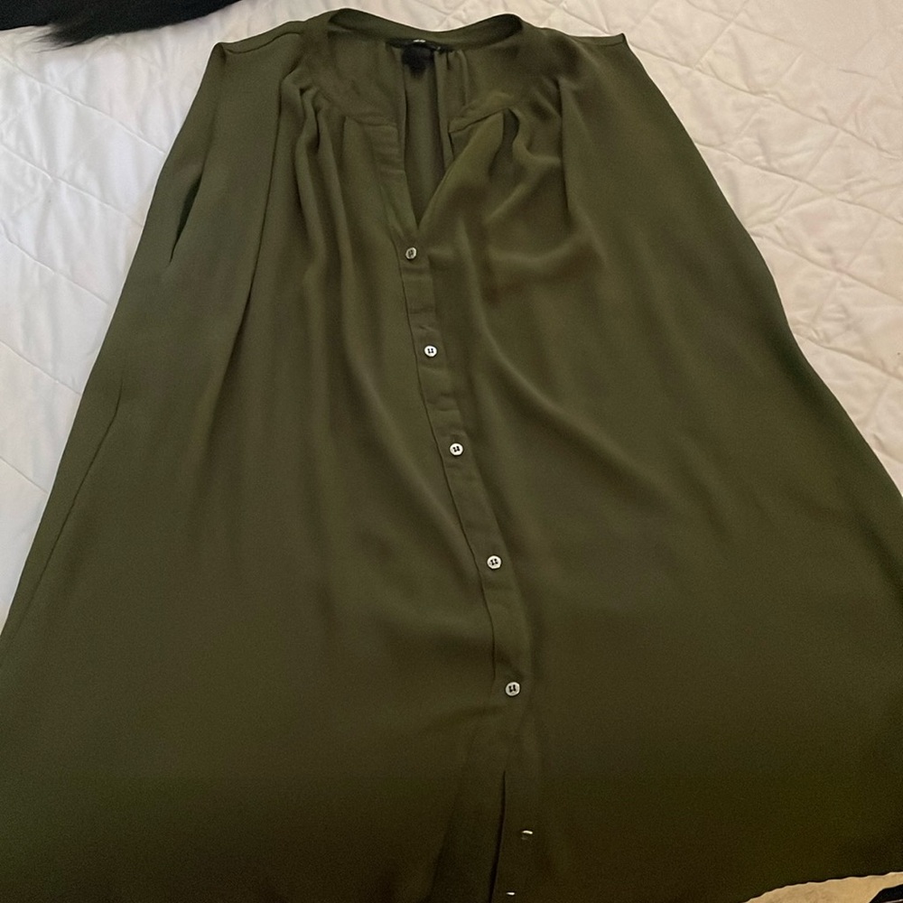 SUMMER CLOSE OUT SALE!  Olive green button down tank top. Size 10
